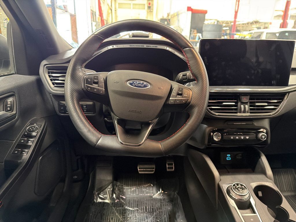 Used 2023 Ford Escape ST-Line w/ Tech Pack #1 AWD/4WD image 16