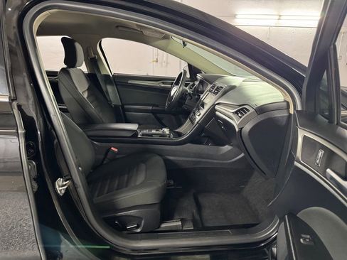 Used 2018 Ford Fusion SE w/ Fusion SE Technology Package FWD image 45