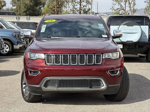Used 2018 Jeep Grand Cherokee Limited AWD/4WD image 2