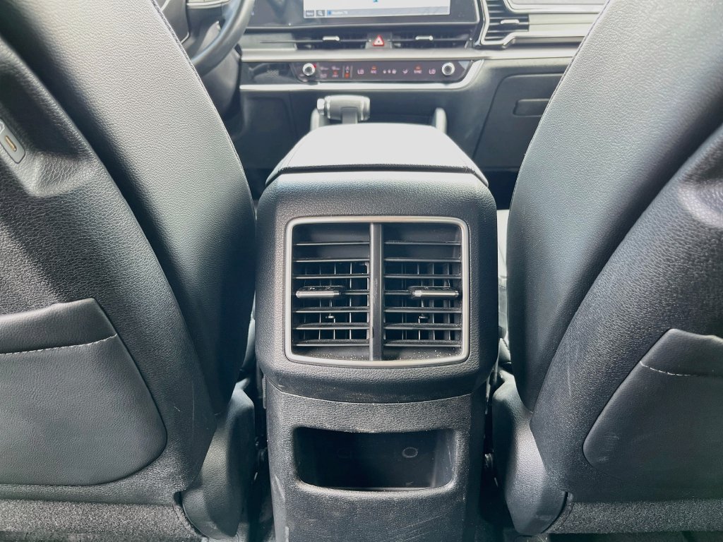 Used 2025 Kia Sportage EX w/ Premium Package FWD image 26