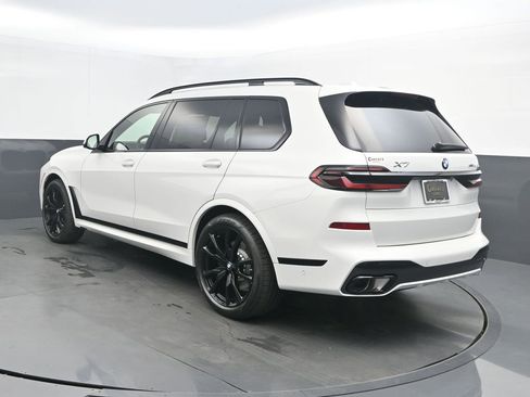 New 2026 BMW X7 xDrive40i w/ M Sport Package image 3