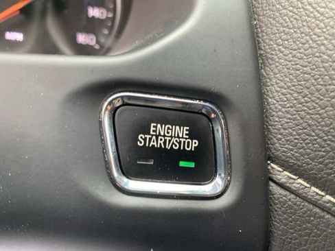 Used 2022 GMC Acadia SLE image 35