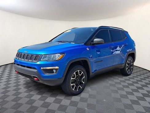 Used 2021 Jeep Compass Trailhawk w/ Sun and Sound Group AWD/4WD image 3