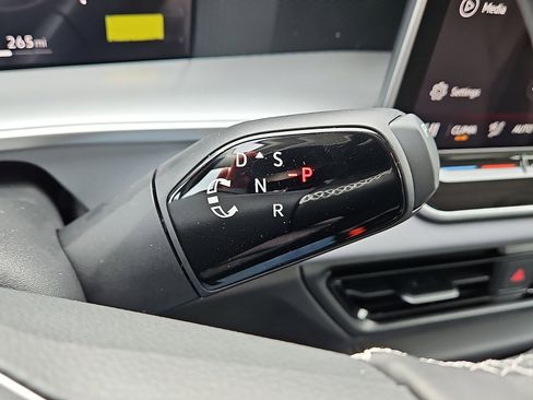 New 2026 Volkswagen Tiguan SE image 19