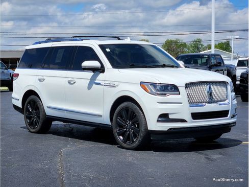 Used 2023 Lincoln Navigator Reserve AWD/4WD image 7