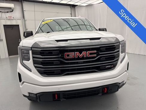 Used 2024 GMC Sierra 1500 AT4 w/ Technology Package AWD/4WD image 2