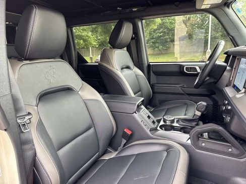 New 2025 Ford Bronco Outer Banks w/ Sasquatch Package image 14