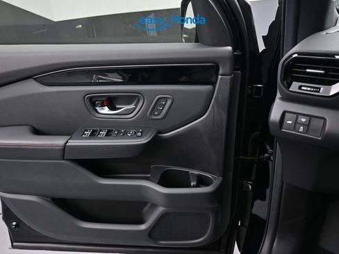 New 2025 Honda Pilot TrailSport image 16