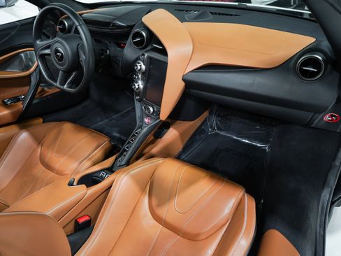 Used 2020 McLaren 720S Spider RWD image 9