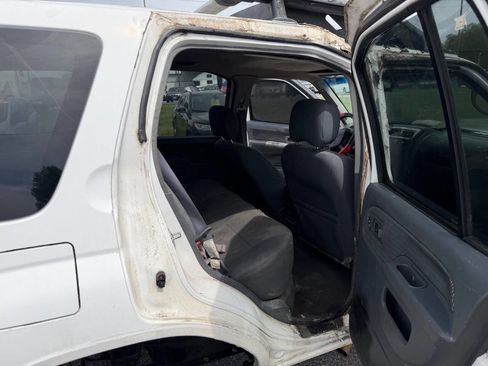 Used 2002 Nissan Xterra XE image 22