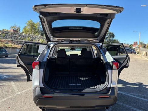 Used 2022 Toyota RAV4 LE image 14