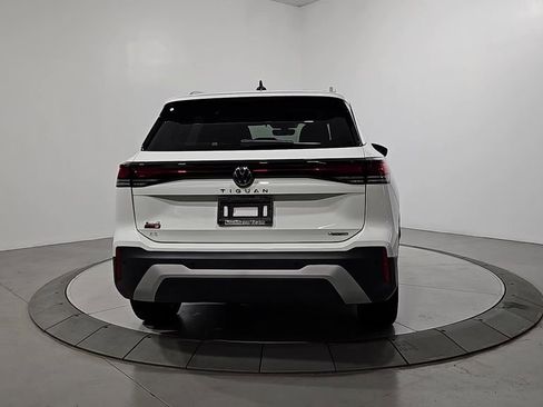 New 2026 Volkswagen Tiguan SE AWD/4WD image 4