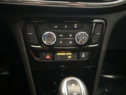 Used 2020 Buick Encore Preferred image 37