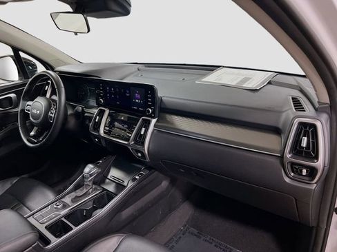 Certified 2022 Kia Sorento S w/ Panoramic Sunroof Package image 31