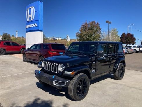 Used 2024 Jeep Wrangler Unlimited Sahara image 1