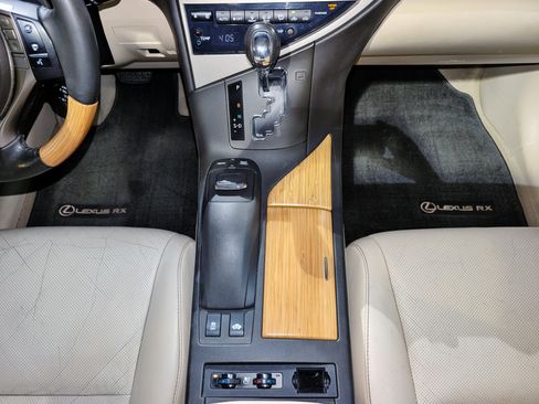 Used 2015 Lexus RX 450h AWD image 41