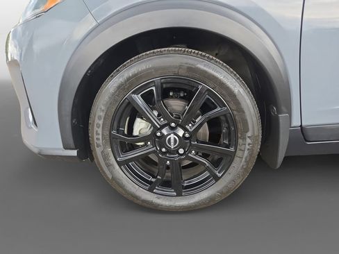 Used 2023 Nissan Kicks SR w/ SR Premium Package FWD image 15