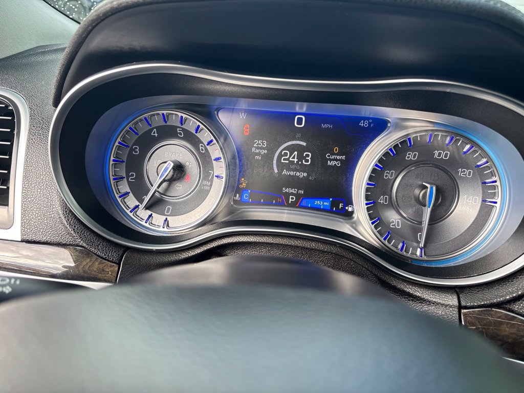 Used 2019 Chrysler 300 Limited w/ Safetytec Plus Group RWD image 8