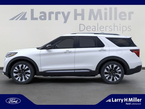 New 2026 Ford Explorer Platinum image 3