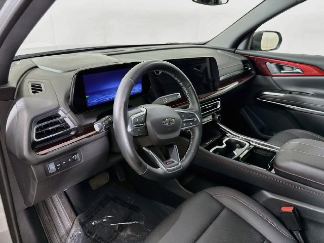 Used 2025 Chevrolet Traverse Z71 AWD/4WD image 10