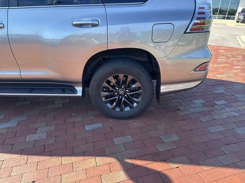 Used 2021 Lexus GX 460 Premium w/ Premium Package AWD/4WD image 6
