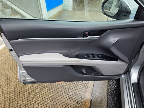 Used 2018 Toyota Camry XLE w/ Audio Package FWD image 10