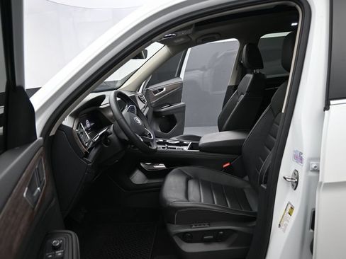 Used 2024 Volkswagen Atlas SEL AWD/4WD image 5