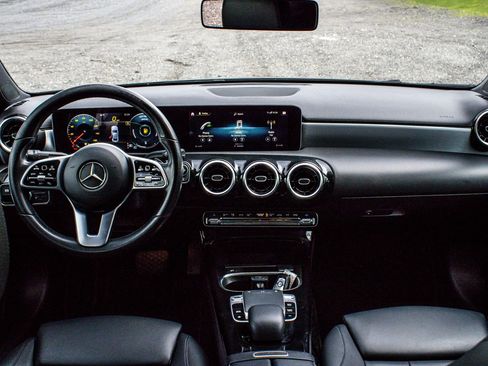 Used 2019 Mercedes-Benz A 220 4MATIC image 13