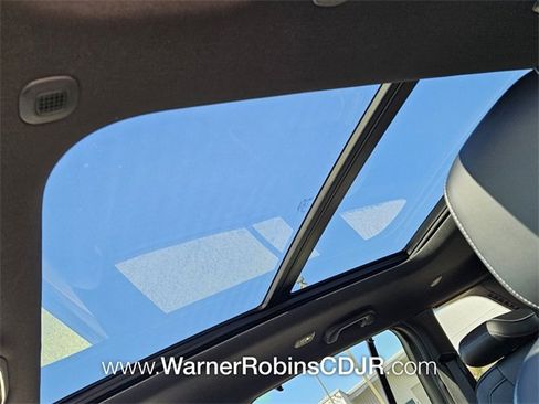 New 2025 Jeep Grand Cherokee Limited w/ Luxury Tech Group II image 19