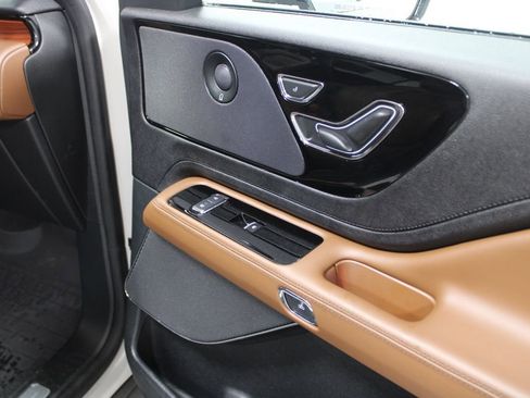 Used 2024 Lincoln Aviator Reserve w/ Equipment Group 201A image 32