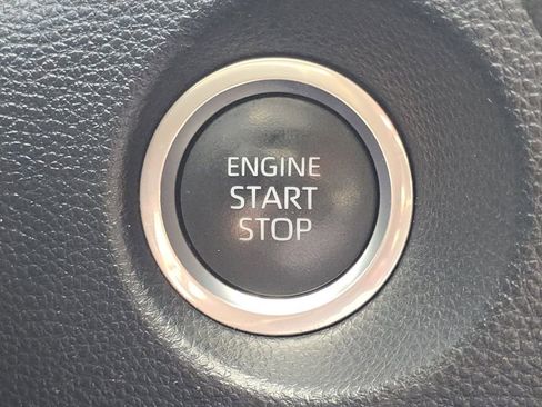 Used 2022 Toyota Corolla Cross LE FWD image 31