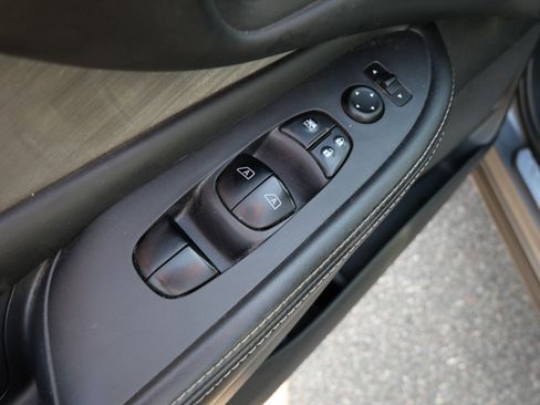 Used 2018 Nissan Murano SV AWD/4WD image 23