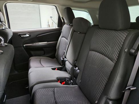 Used 2019 Dodge Journey SE w/ Premium Group FWD image 21
