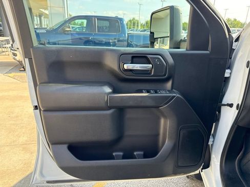 Used 2022 Chevrolet Silverado 2500 Custom w/ Custom Value Package AWD/4WD image 26