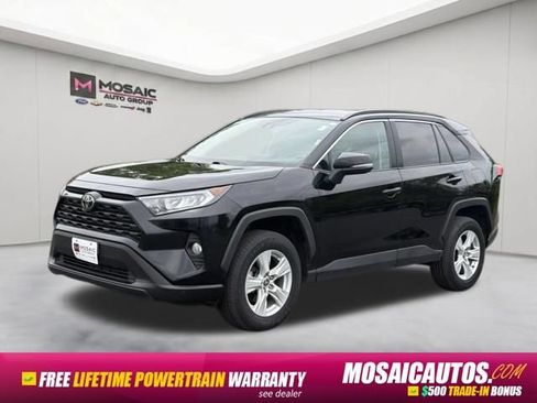 Used 2021 Toyota RAV4 XLE AWD/4WD image 3