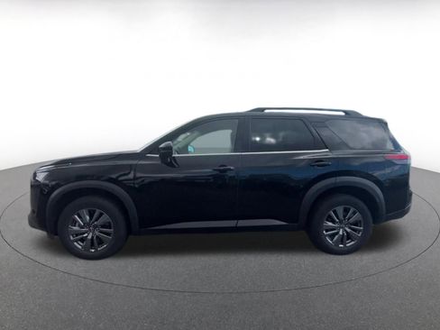 Used 2025 Nissan Pathfinder SV FWD image 9
