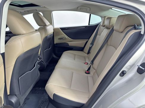 Used 2020 Lexus ES 300h w/ Premium Package image 42