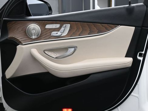 Used 2021 Mercedes-Benz E 450 4MATIC Sedan w/ Premium Package image 24