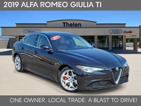 Used 2019 Alfa Romeo Giulia Ti RWD image 1