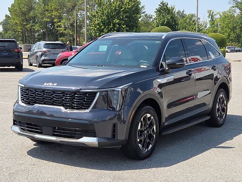 Used 2025 Kia Sorento S w/ Panoramic Sunroof Package AWD/4WD image 2