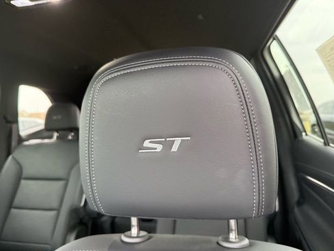 Used 2025 Buick Enclave Sport Touring image 27