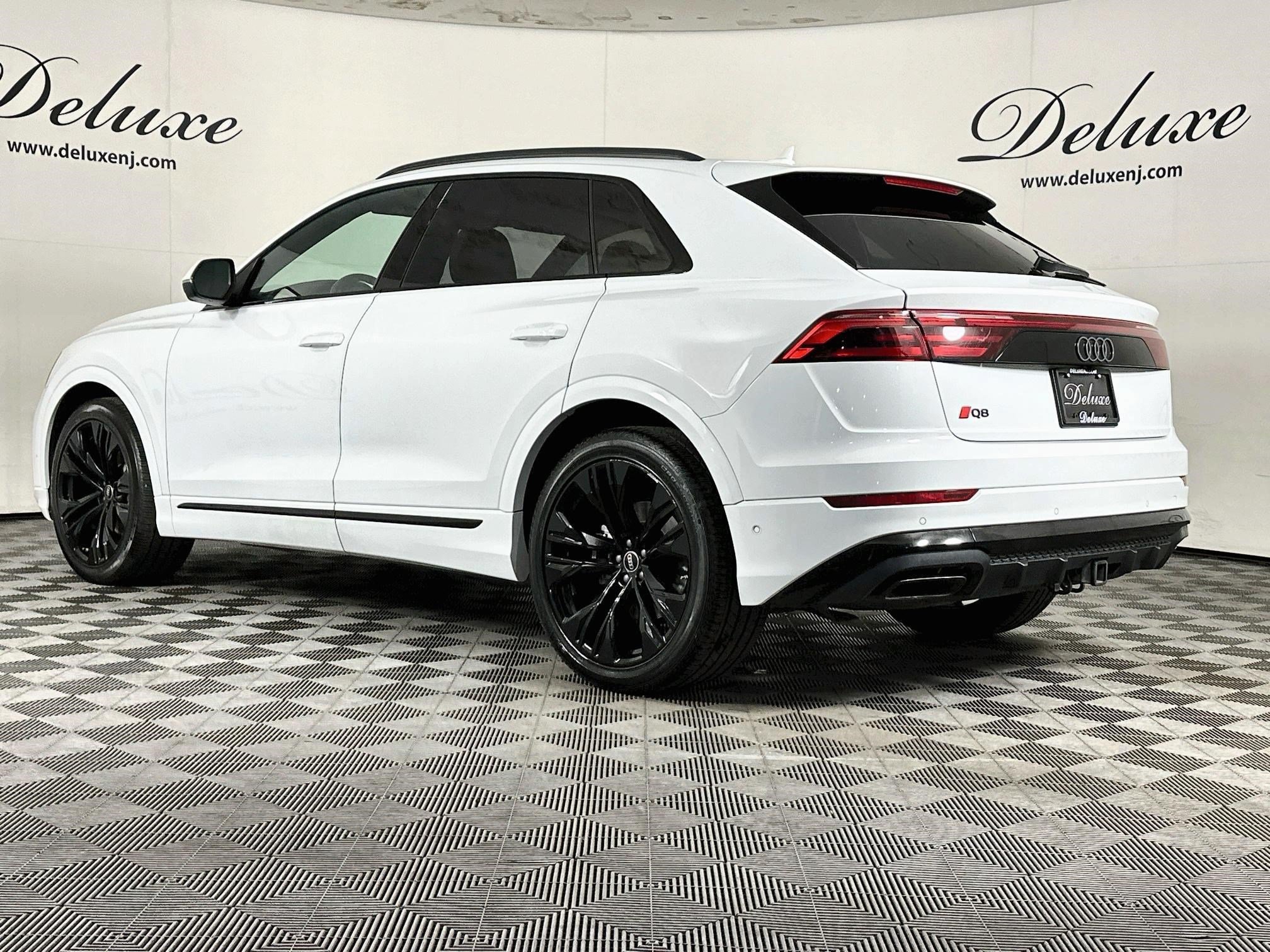 Used 2025 Audi Q8 Prestige w/ Prestige Package AWD/4WD image 4