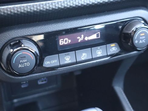 Used 2022 Nissan Kicks SV w/ Interior Electronics Package FWD image 22