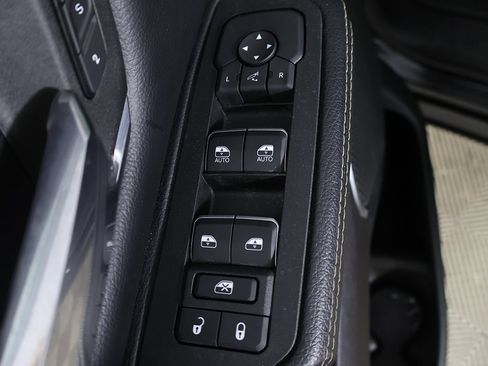 Used 2025 RAM 1500 Laramie AWD/4WD image 33