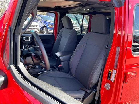 Used 2024 Jeep Wrangler Sport S AWD/4WD image 9
