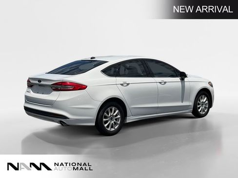 Used 2018 Ford Fusion S FWD image 5