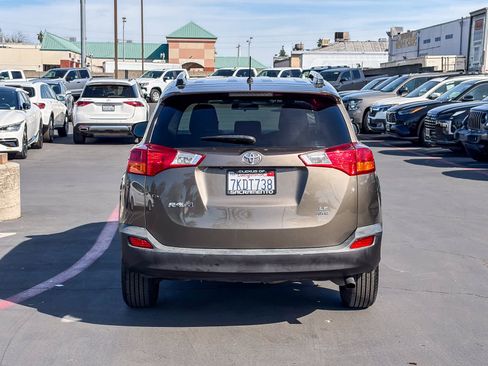 Used 2015 Toyota RAV4 LE image 3