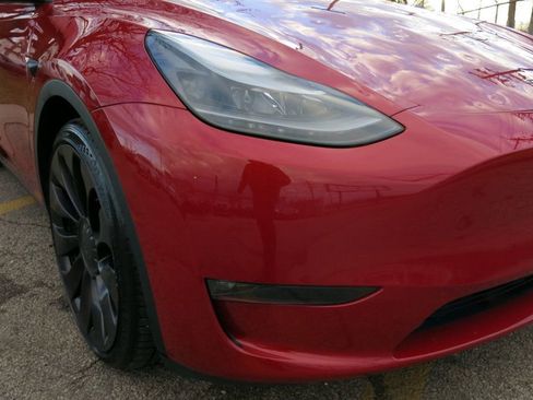 Used 2023 Tesla Model Y Performance image 38