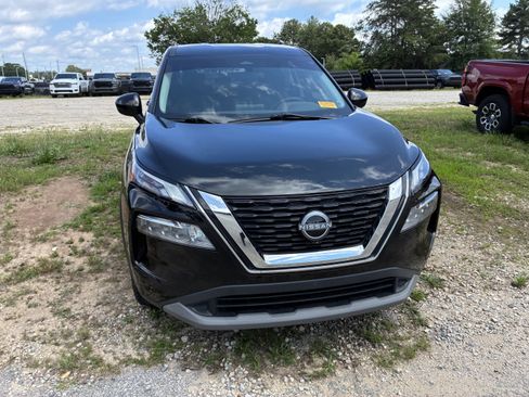 Used 2022 Nissan Rogue SV FWD image 2