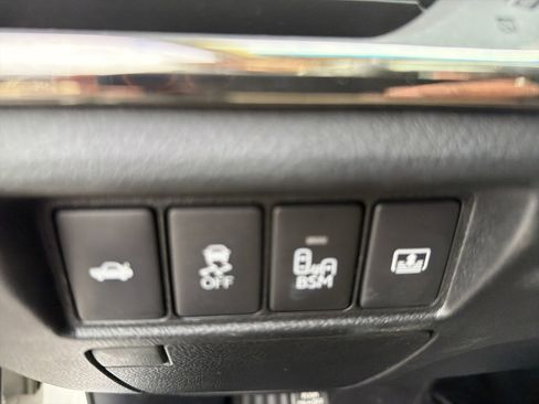 Used 2013 Toyota Avalon Limited image 13